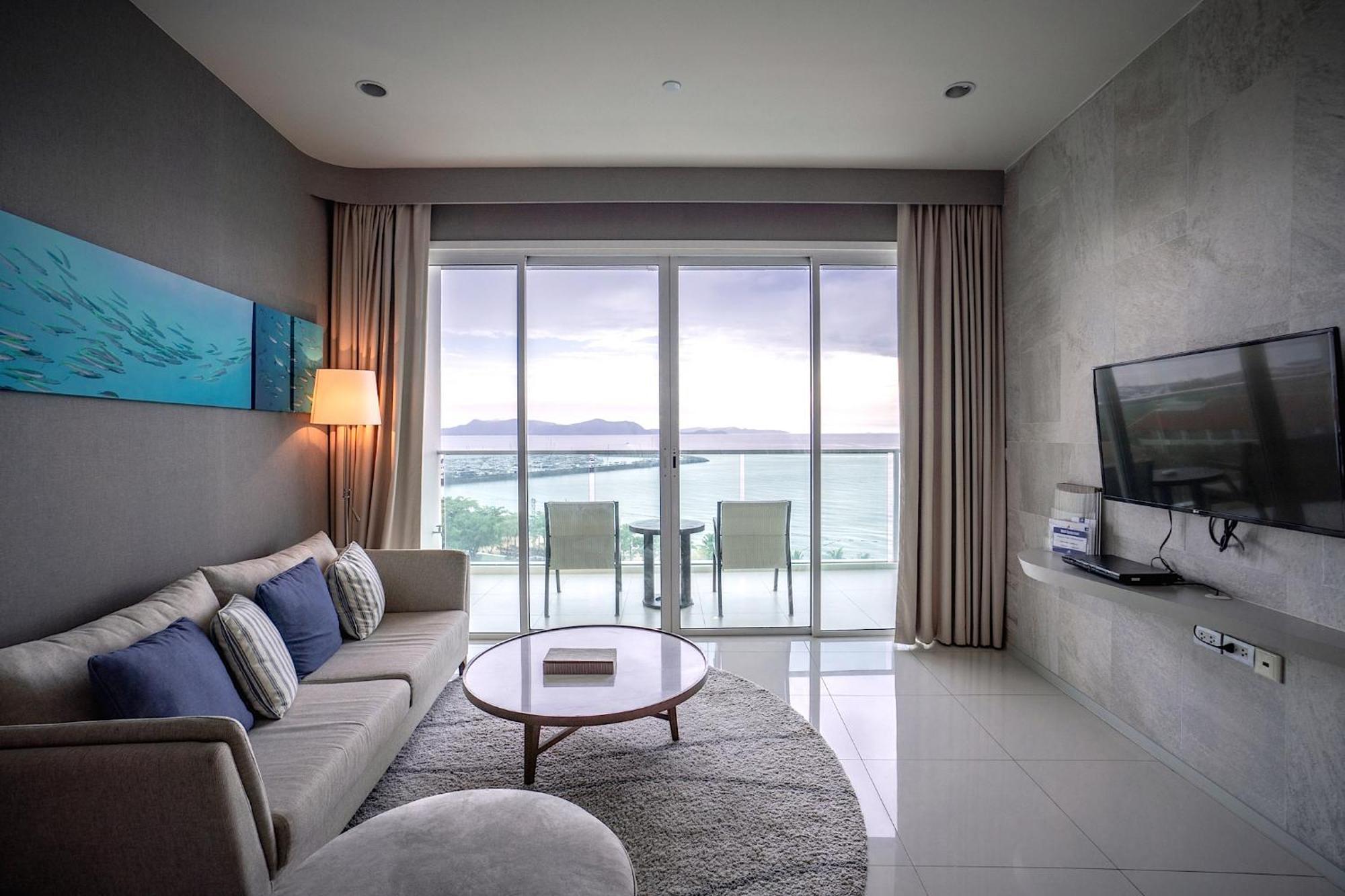 Movenpick Residences Pattaya With Ocean View Na Chom Thian Buitenkant foto